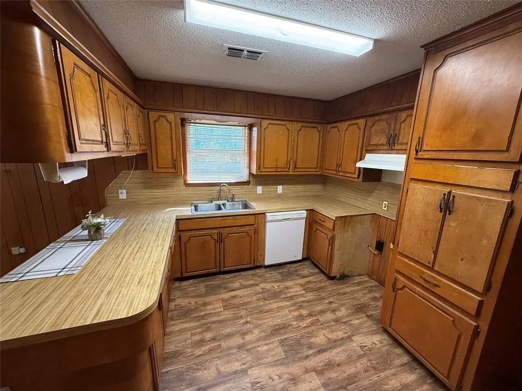Photo 4 — 707 S McClure Street, Broken Bow, OK 74728