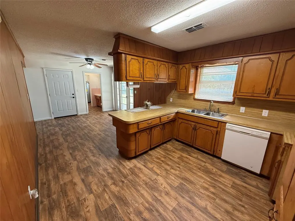Photo 5 — 707 S McClure Street, Broken Bow, OK 74728