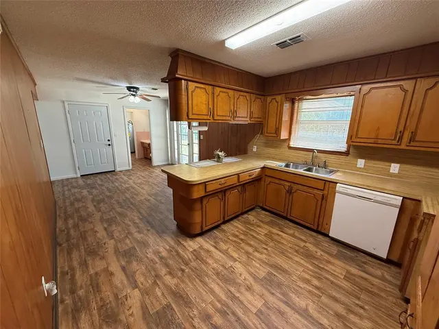 Photo 5 — 707 S McClure Street, Broken Bow, OK 74728