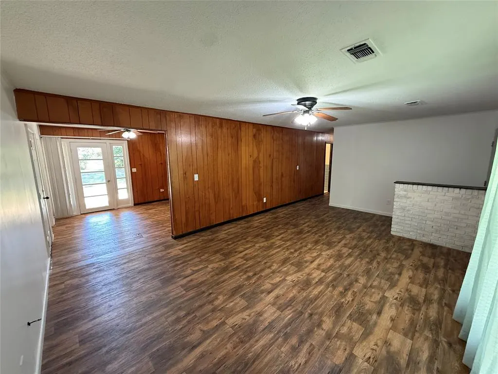 Photo 7 — 707 S McClure Street, Broken Bow, OK 74728