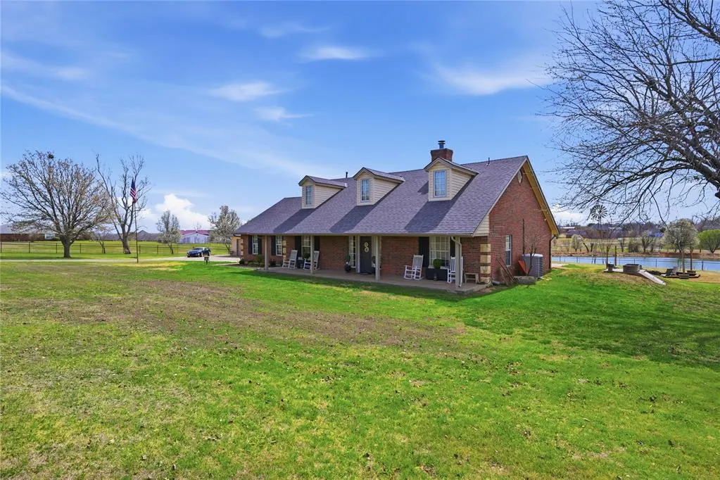 Photo 2 — 2100 SE 38th Street, Moore, OK 73160