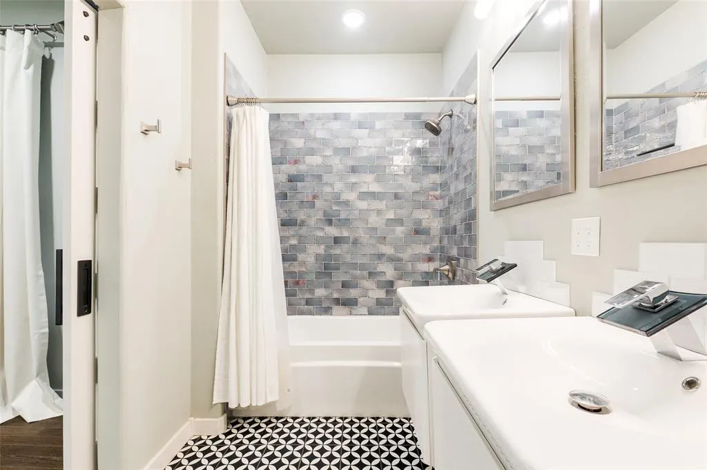 Photo 30 — 715 NW 22nd Street, Oklahoma City, OK 73103