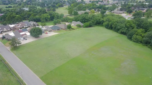 Photo 5 — Sunup Drive, Clinton, OK 73601