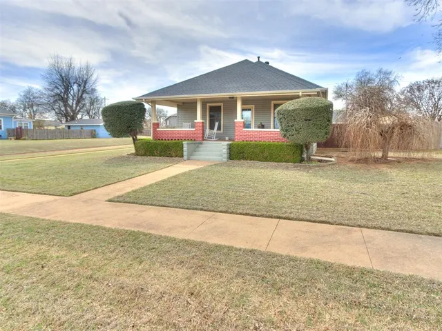 Photo 4 — 622 S Main Street, Kingfisher, OK 73750