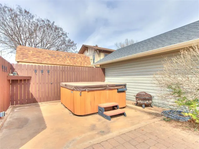 Photo 8 — 622 S Main Street, Kingfisher, OK 73750