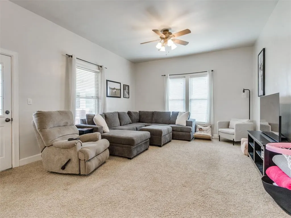 Photo 16 — 622 S Main Street, Kingfisher, OK 73750