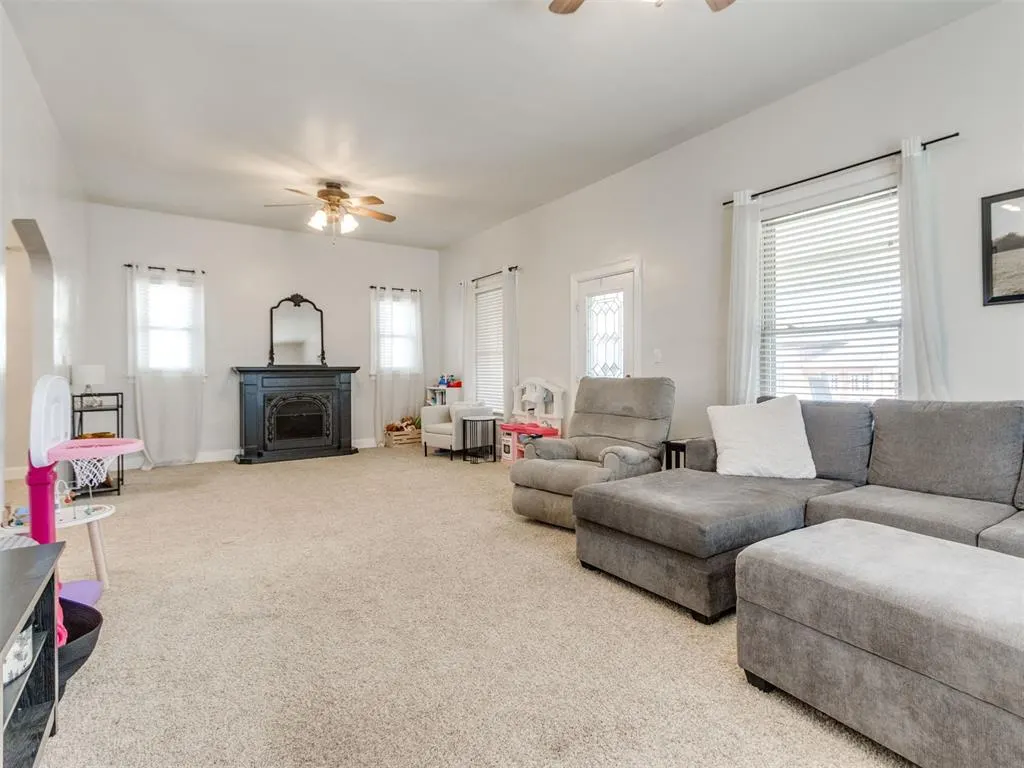 Photo 17 — 622 S Main Street, Kingfisher, OK 73750