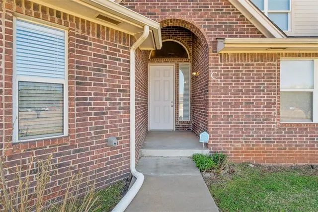 Photo 2 — 2622 Featherstone Road C, Oklahoma City, OK 73120