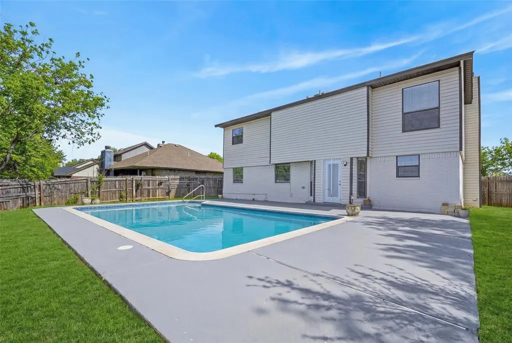 Photo 5 — 2605 Amber Street, Moore, OK 73160
