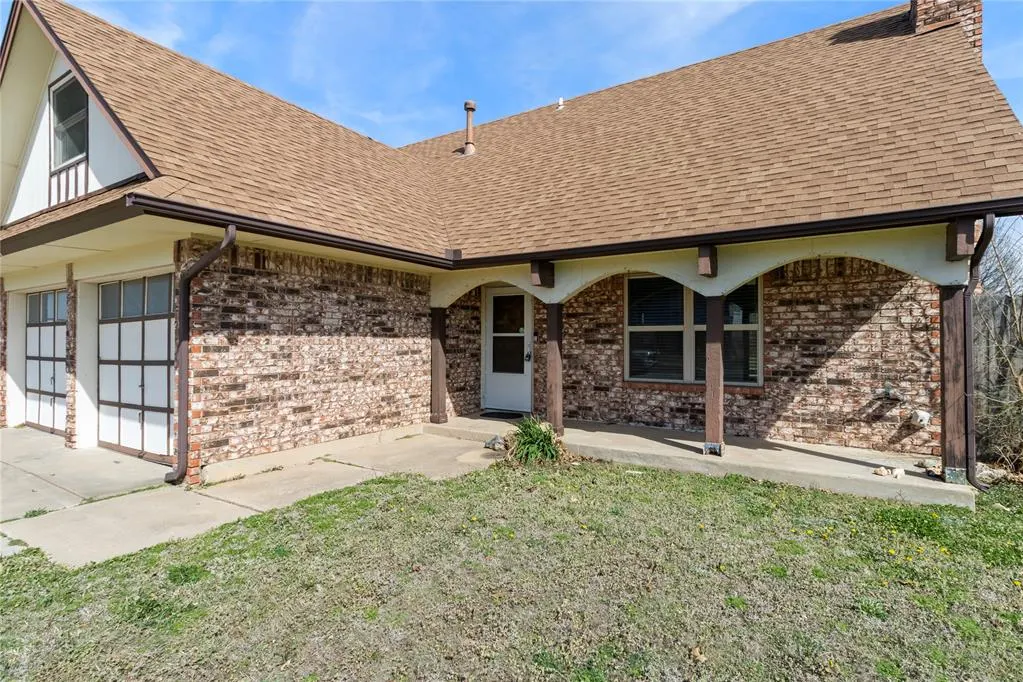 Photo 7 — 216 S Patterson Drive, Moore, OK 73160