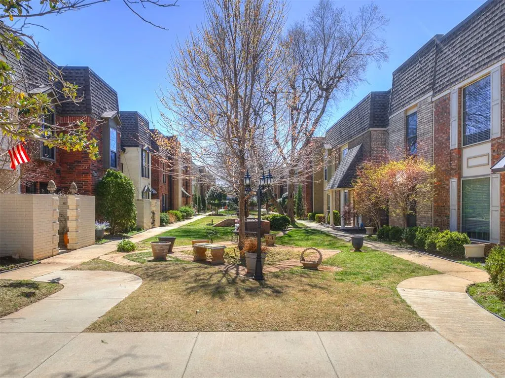 Photo 5 — 7813 Old Hickory Lane, Oklahoma City, OK 73116