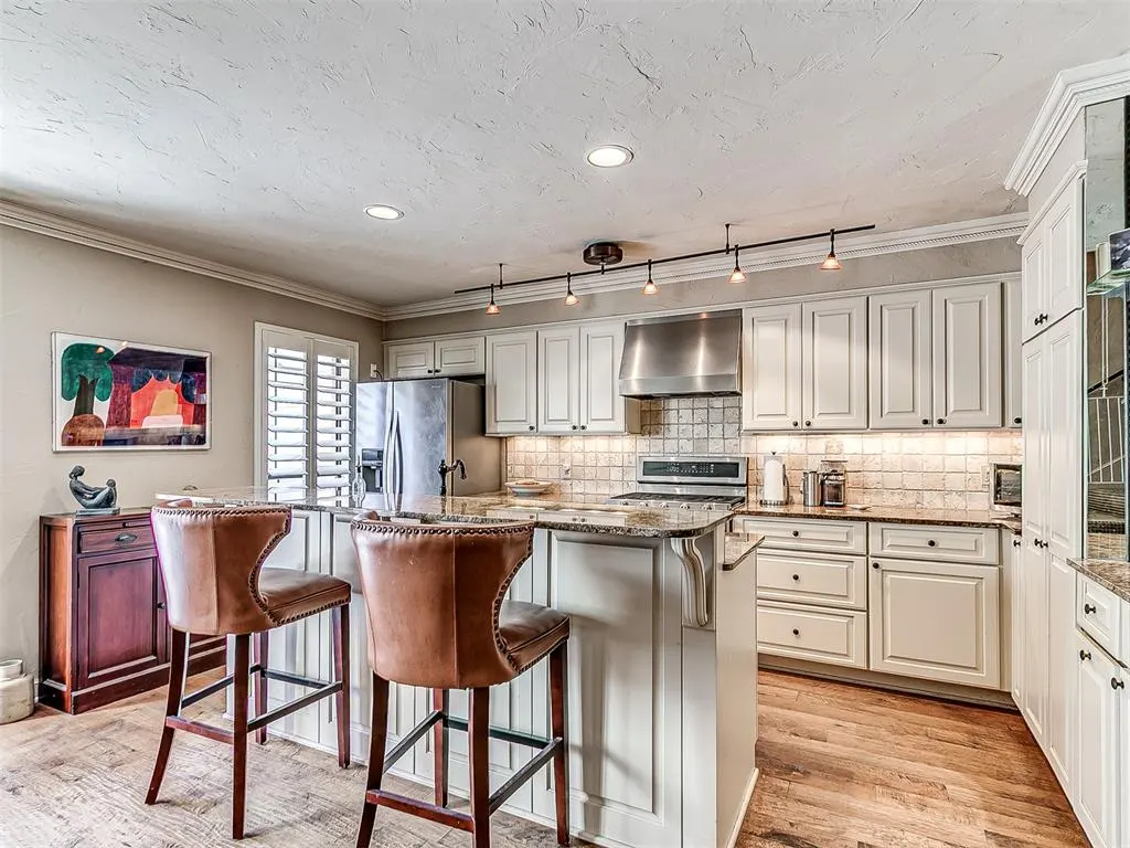 Photo 10 — 7813 Old Hickory Lane, Oklahoma City, OK 73116
