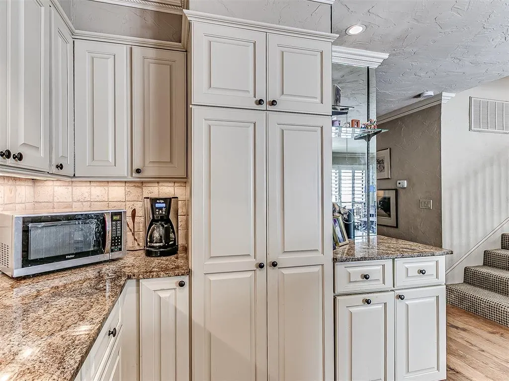 Photo 12 — 7813 Old Hickory Lane, Oklahoma City, OK 73116