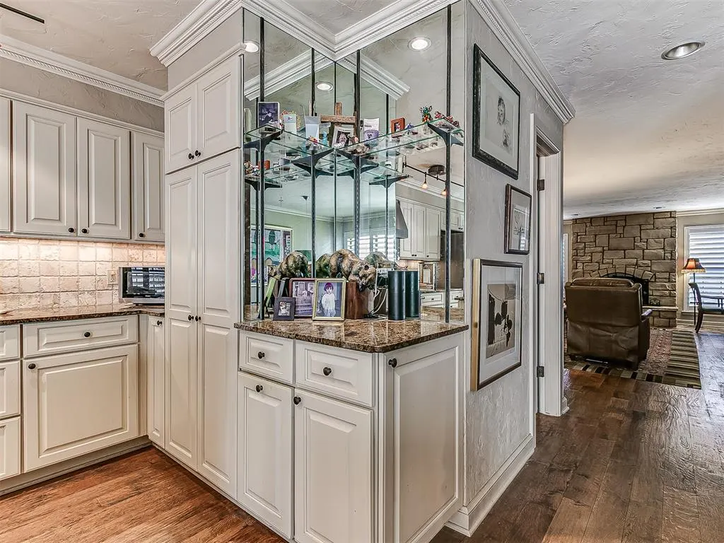 Photo 13 — 7813 Old Hickory Lane, Oklahoma City, OK 73116