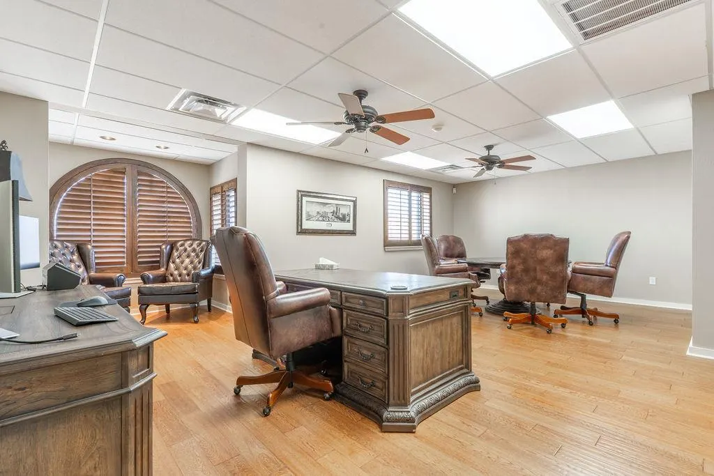 Photo 2 — 1230 Frisco Avenue, Clinton, OK 73601