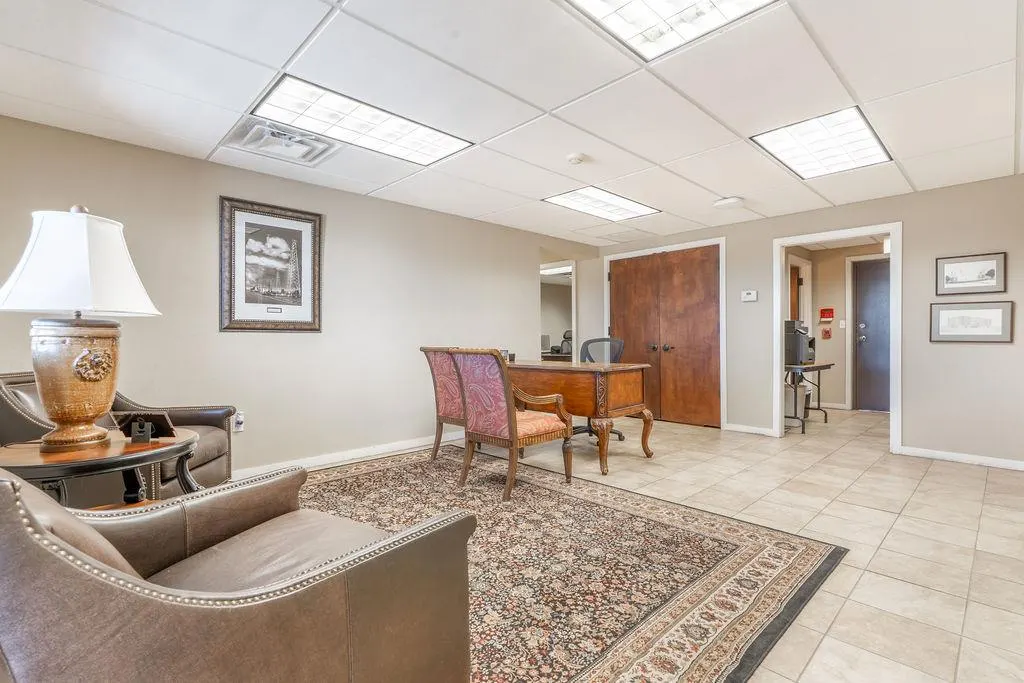 Photo 4 — 1230 Frisco Avenue, Clinton, OK 73601