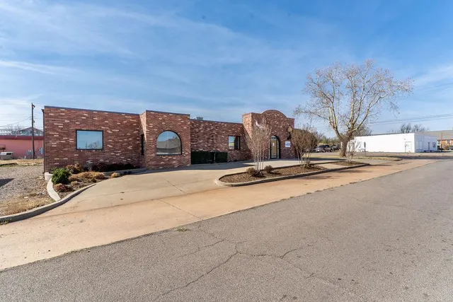 Photo 7 — 1230 Frisco Avenue, Clinton, OK 73601
