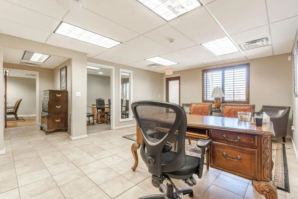 Photo 10 — 1230 Frisco Avenue, Clinton, OK 73601