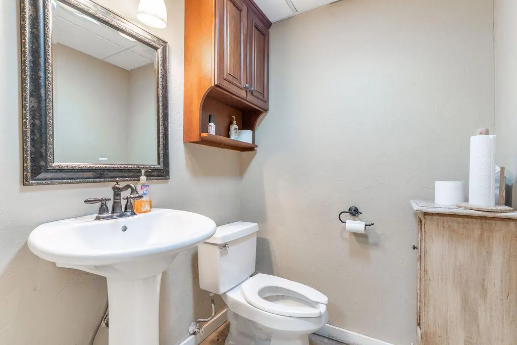 Photo 19 — 1230 Frisco Avenue, Clinton, OK 73601