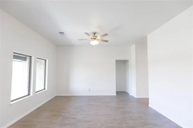 Photo 5 — 12308 SW 32nd Street, Yukon, OK 73099