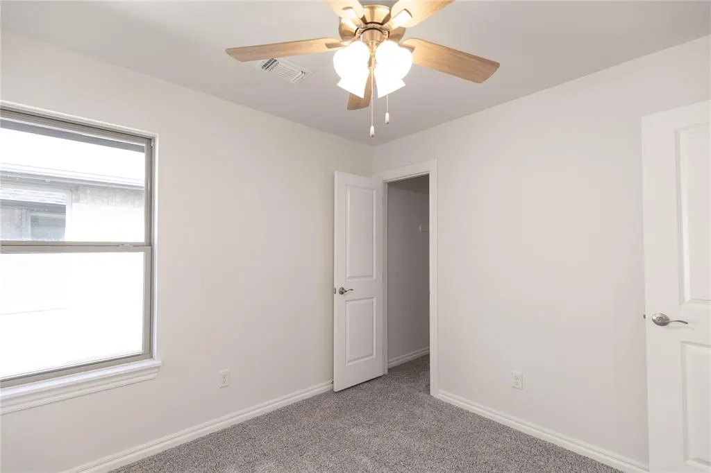 Photo 14 — 12308 SW 32nd Street, Yukon, OK 73099