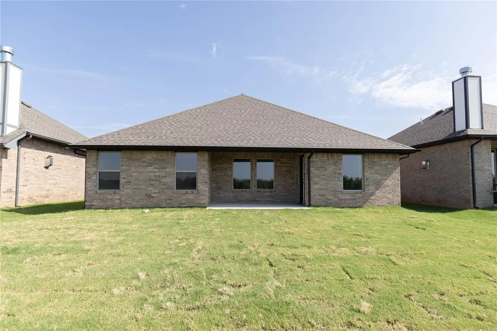 Photo 21 — 12308 SW 32nd Street, Yukon, OK 73099