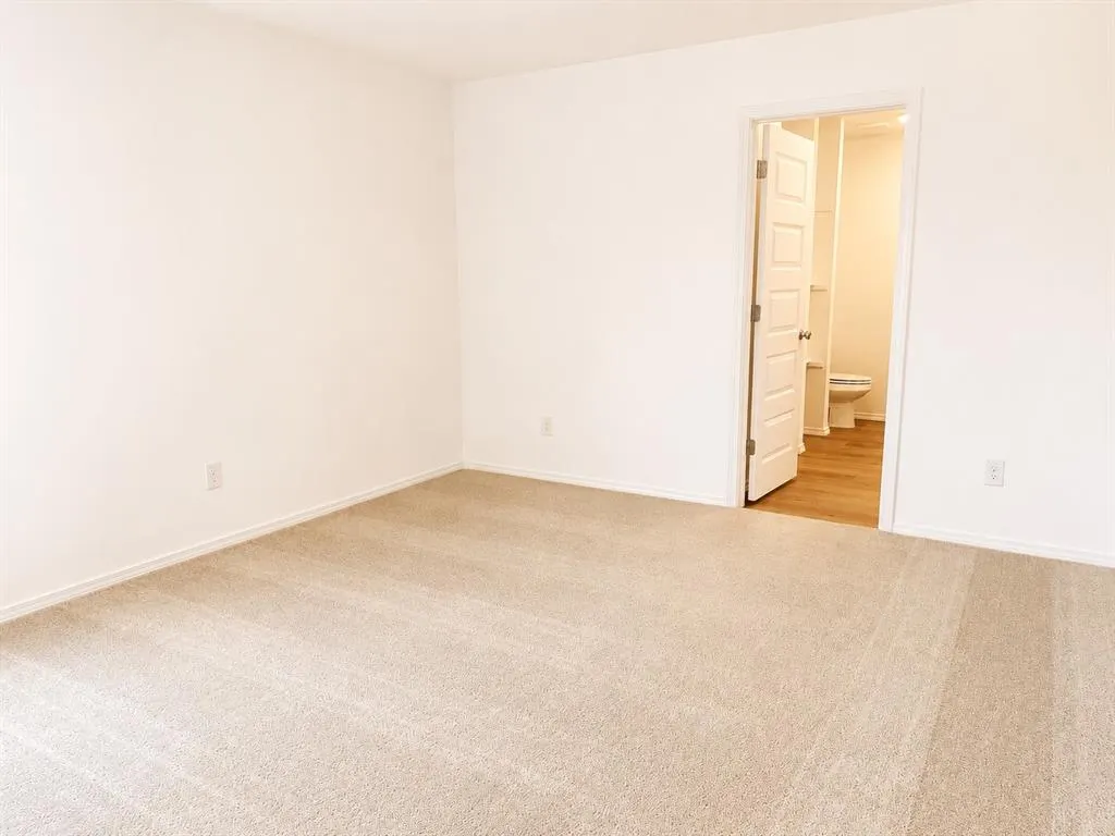Photo 4 — 920168 Green Street, Wellston, OK 74881