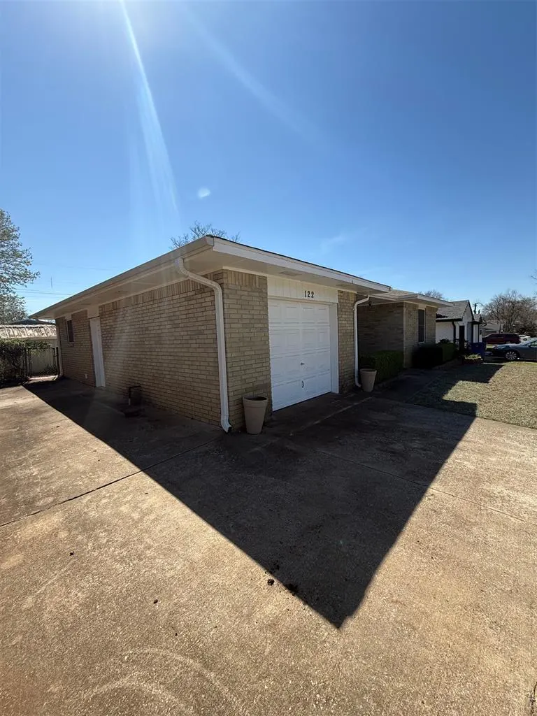 Photo 2 — 122 Robin Lane, Tecumseh, OK 74873