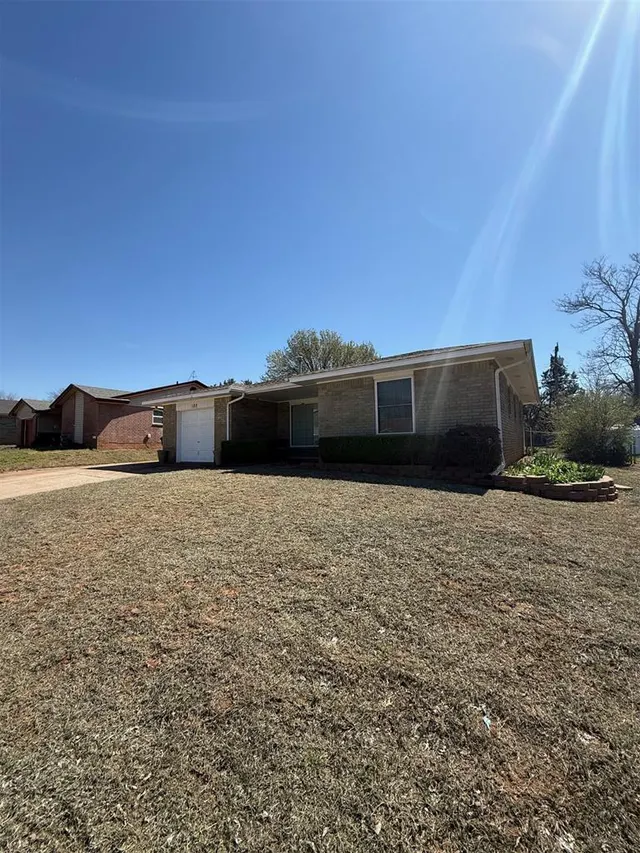 Photo 3 — 122 Robin Lane, Tecumseh, OK 74873