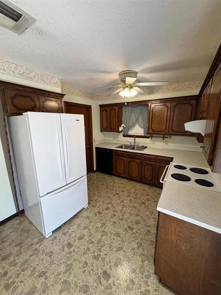 Photo 13 — 122 Robin Lane, Tecumseh, OK 74873