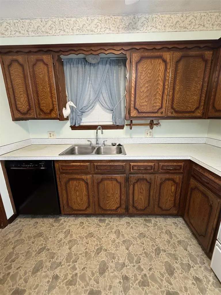 Photo 16 — 122 Robin Lane, Tecumseh, OK 74873