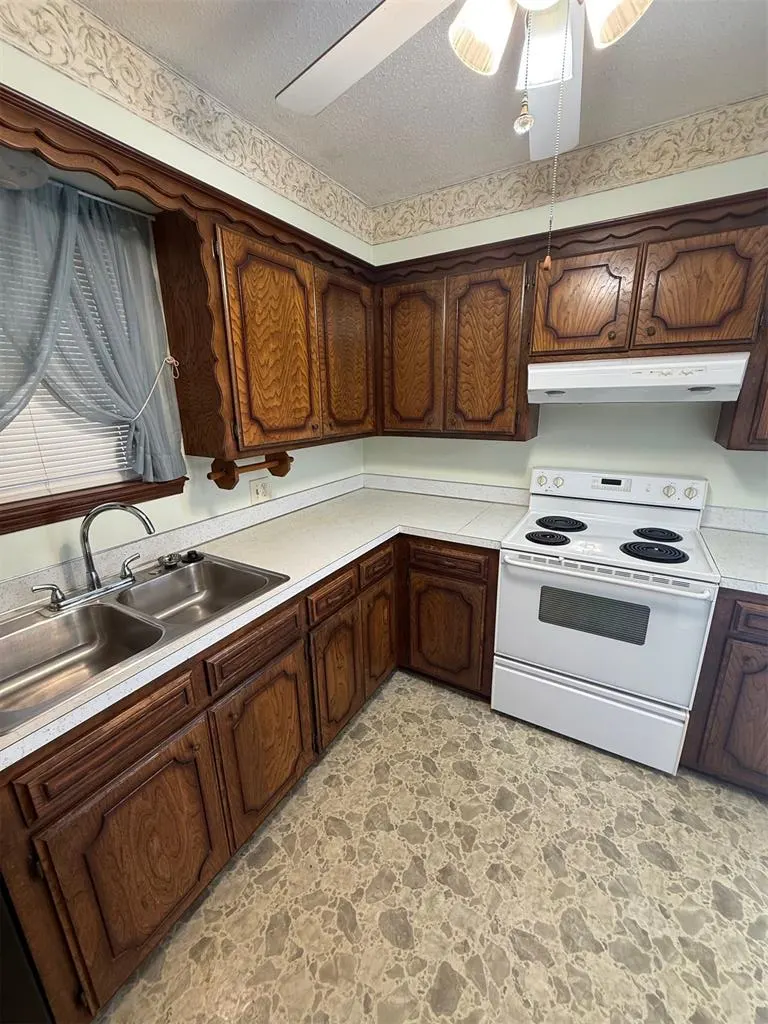 Photo 17 — 122 Robin Lane, Tecumseh, OK 74873
