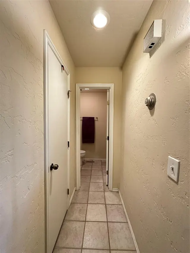 Photo 3 — 8711 N Roxbury Boulevard, Oklahoma City, OK 73132
