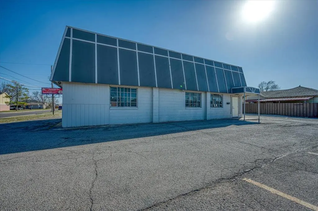Photo 2 — 4305 S Agnew Avenue, Oklahoma City, OK 73119