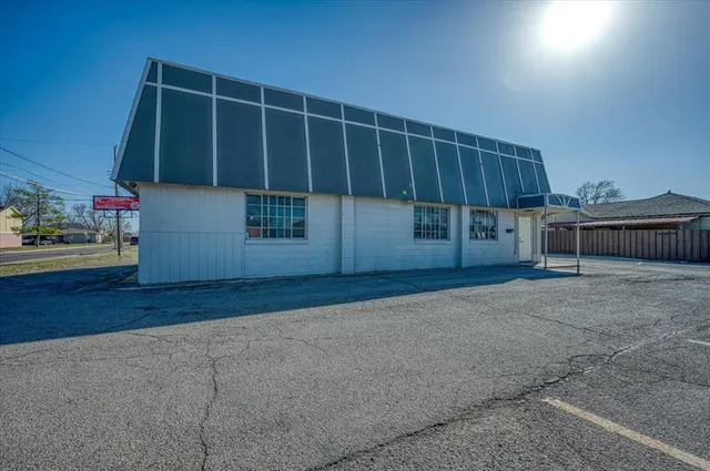 Photo 2 — 4305 S Agnew Avenue, Oklahoma City, OK 73119