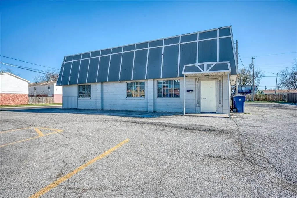 Photo 3 — 4305 S Agnew Avenue, Oklahoma City, OK 73119