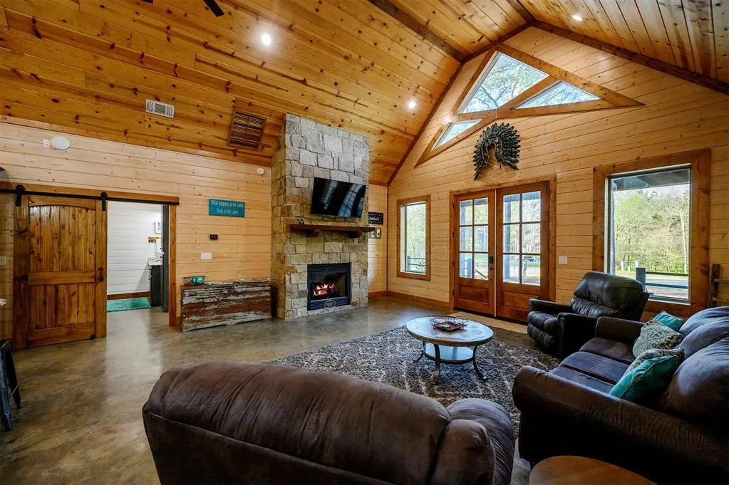 Front exterior — 200 Iti Hina Trail, Broken Bow, OK 74728