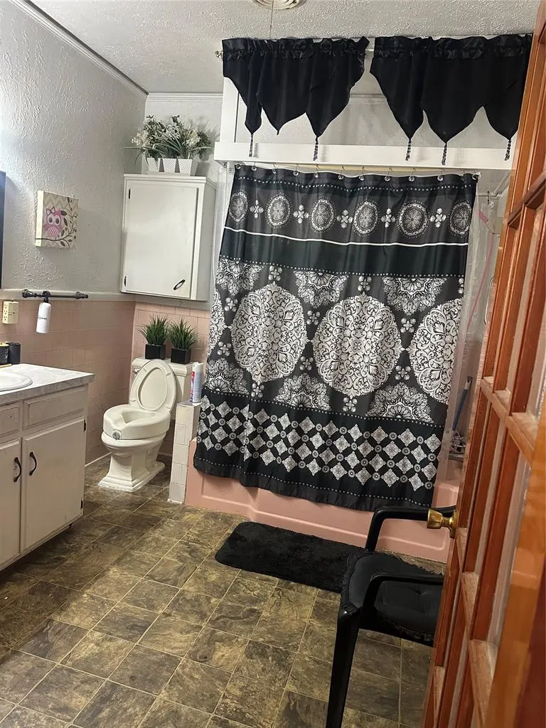 Photo 6 — 623 E Main Street, Holdenville, OK 74848