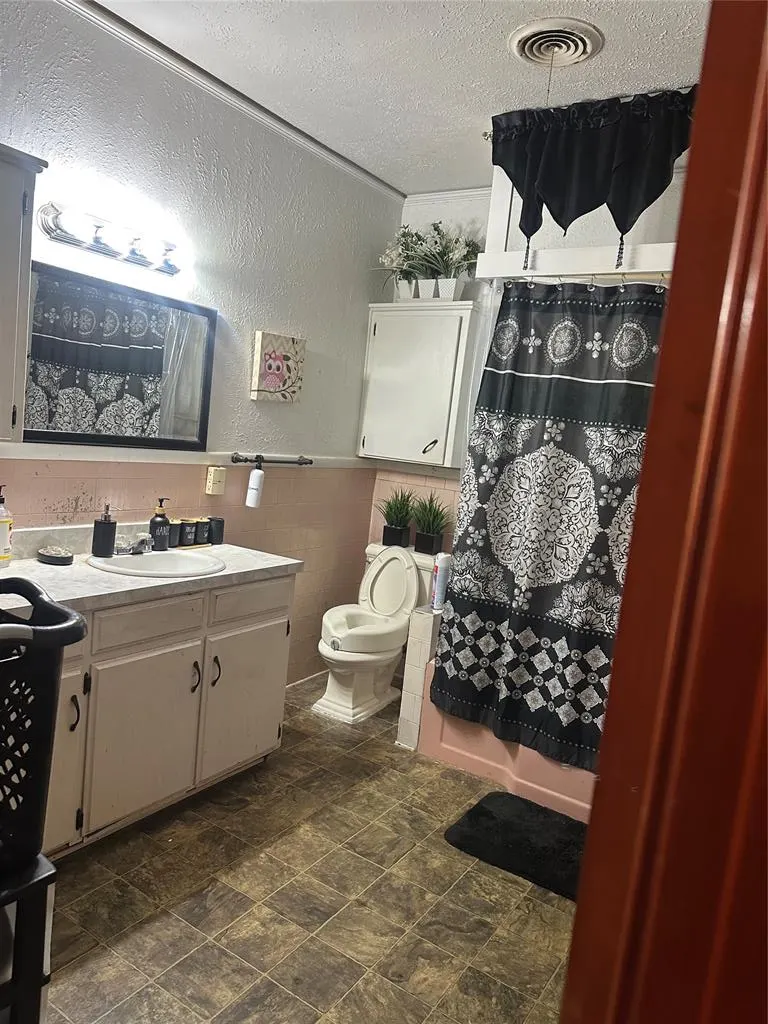 Photo 7 — 623 E Main Street, Holdenville, OK 74848