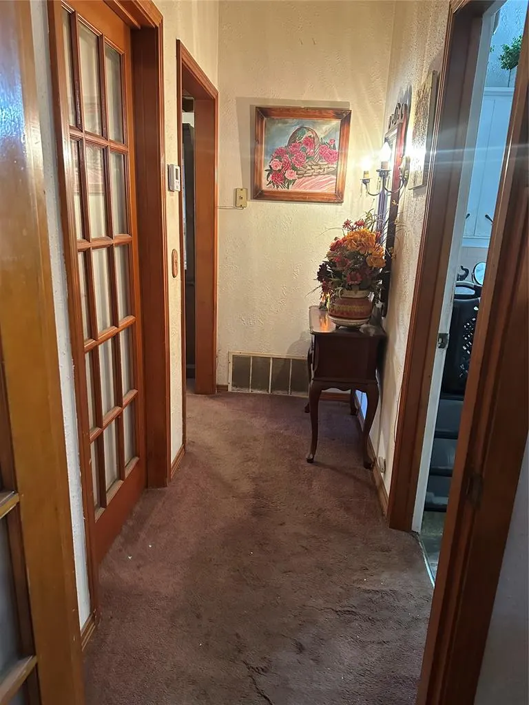 Photo 9 — 623 E Main Street, Holdenville, OK 74848