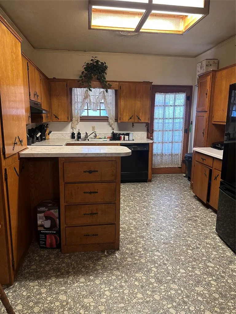 Photo 11 — 623 E Main Street, Holdenville, OK 74848