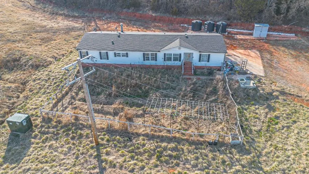 Photo 2 — 19744 E Etowah Road, Noble, OK 73068