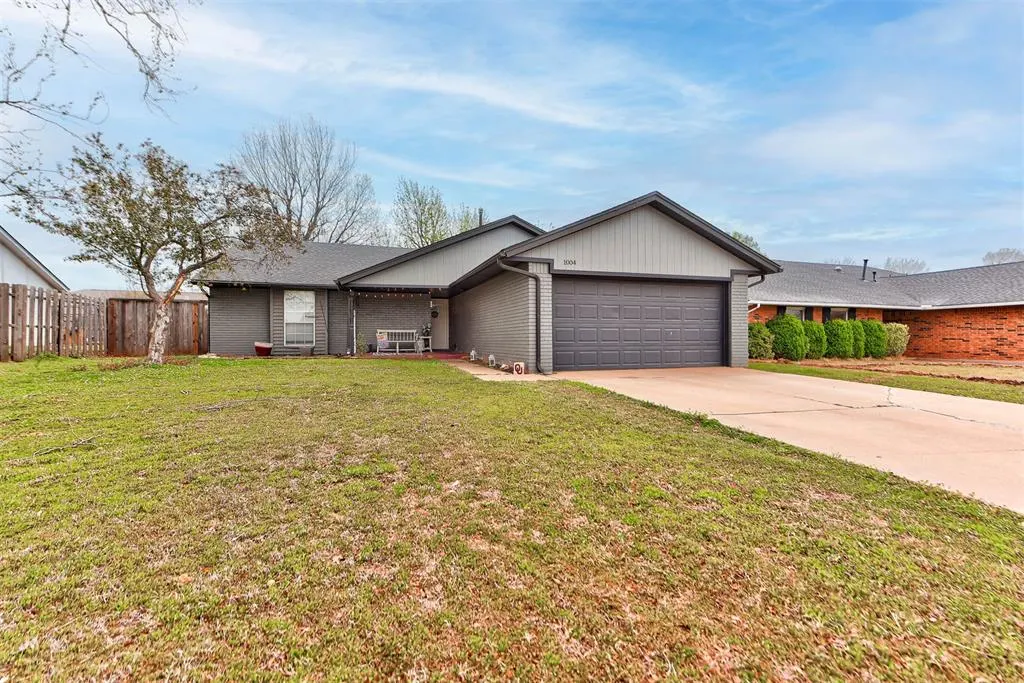 Front exterior — 1004 S Neptune Road, Edmond, OK 73003