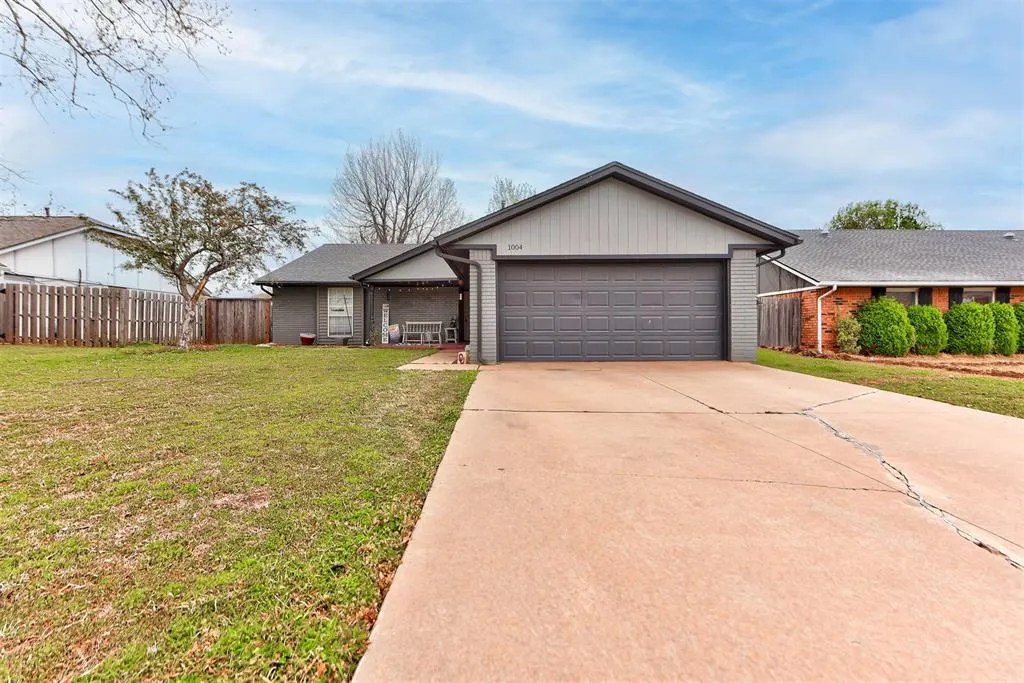 Photo 2 — 1004 S Neptune Road, Edmond, OK 73003