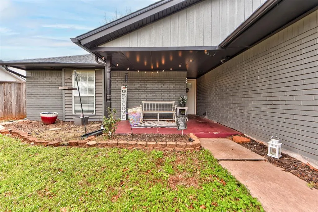 Photo 3 — 1004 S Neptune Road, Edmond, OK 73003