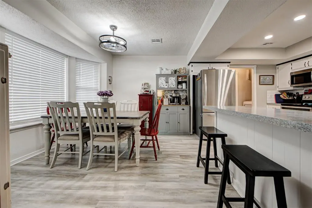 Photo 10 — 1004 S Neptune Road, Edmond, OK 73003