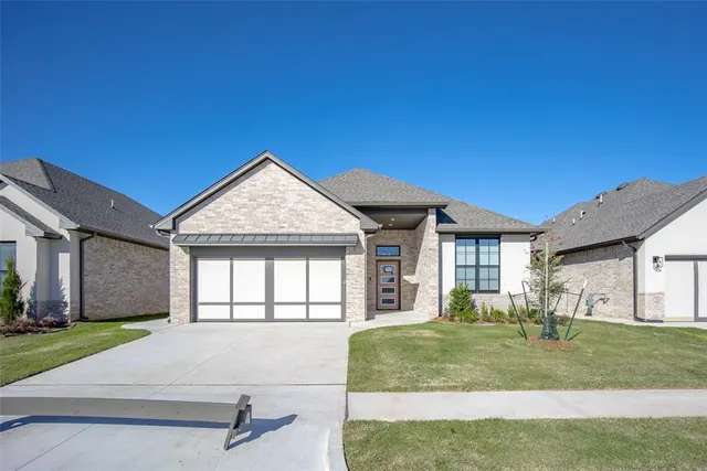 Photo 2 — 3017 SW 133rd Terrace, Oklahoma City, OK 73170