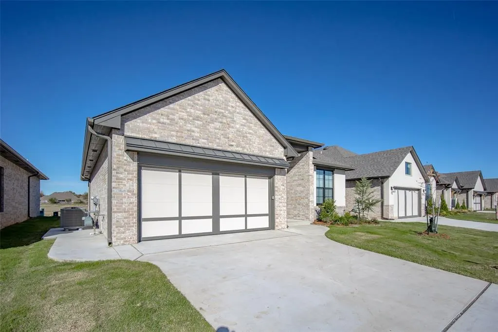 Photo 4 — 3017 SW 133rd Terrace, Oklahoma City, OK 73170
