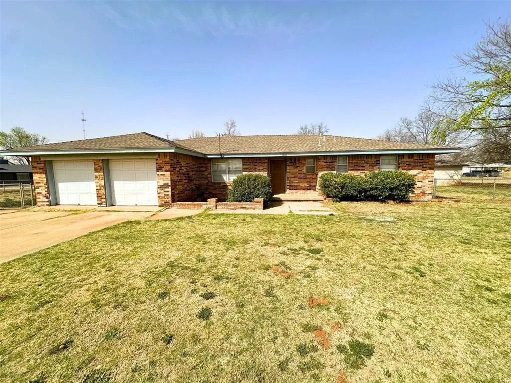 Photo 2 — 1921 W A Avenue, Elk City, OK 73644