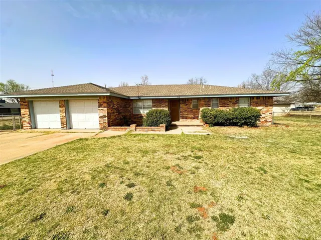 Photo 2 — 1921 W A Avenue, Elk City, OK 73644